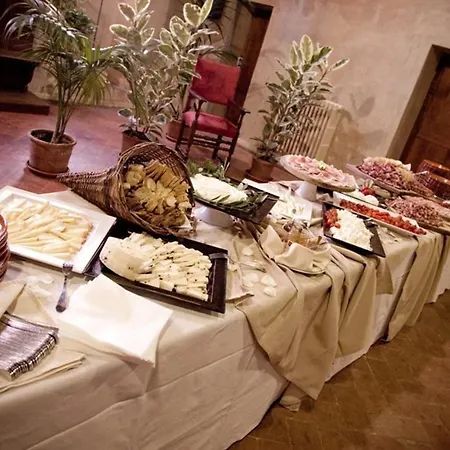 Bed and Breakfast Castello La Pia Dama 3*