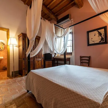 Castello La Pia Dama 3*