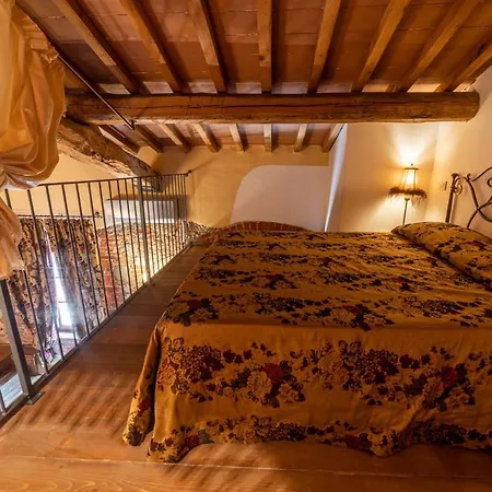 Castello La Pia Dama Bed and Breakfast 3*